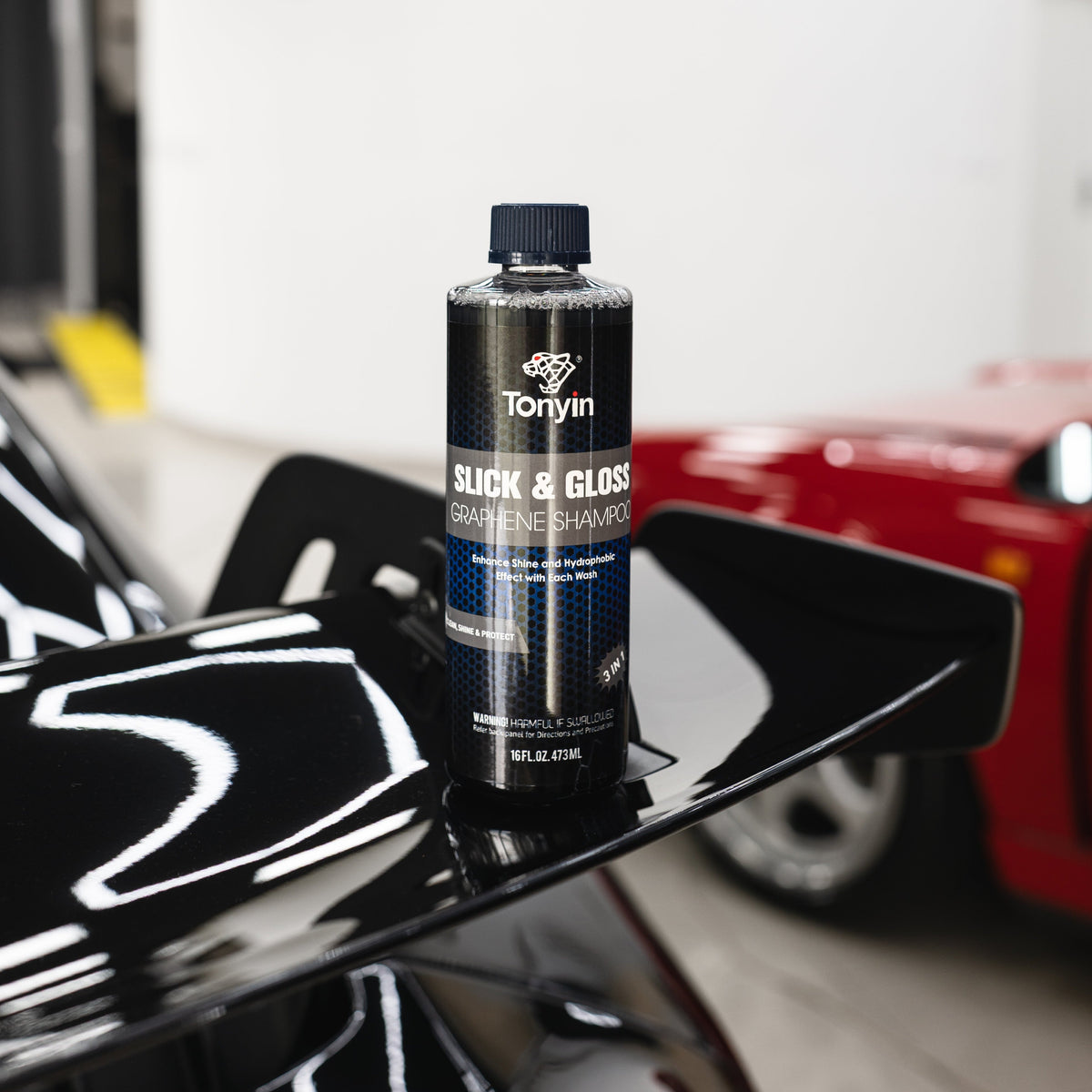 Tonyin Slick and Gloss Graphene - autošampon s obsahem grafénu 473 ml